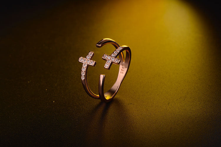 Double cross diamond ring