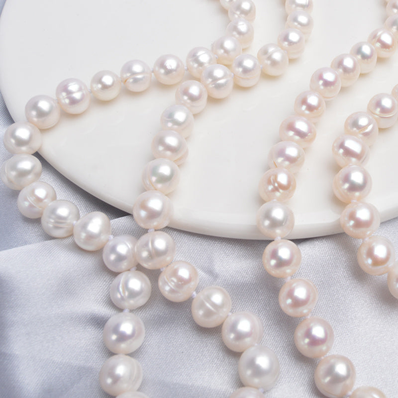 White freshwater pearl necklace