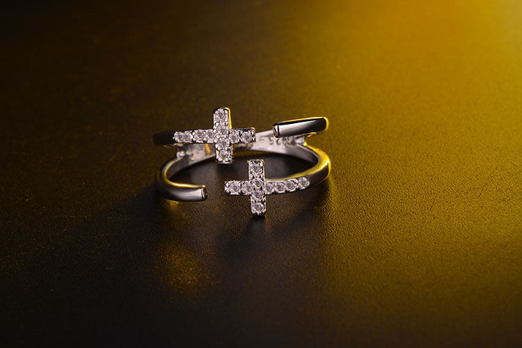 Double cross diamond ring