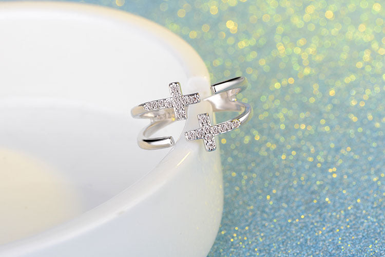 Double cross diamond ring