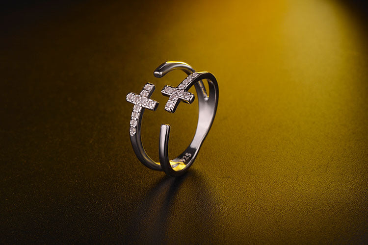 Double cross diamond ring