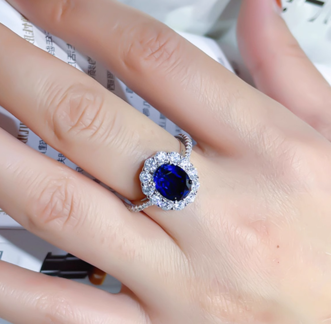 Athena RING
Luxury Women's 925 Silver Special-Interest Design Sapphire Ring