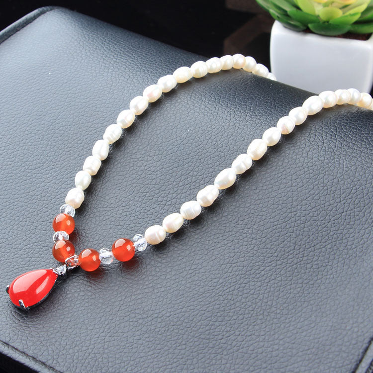 Threaded freshwater pearl necklace with jade pendant Mother chain