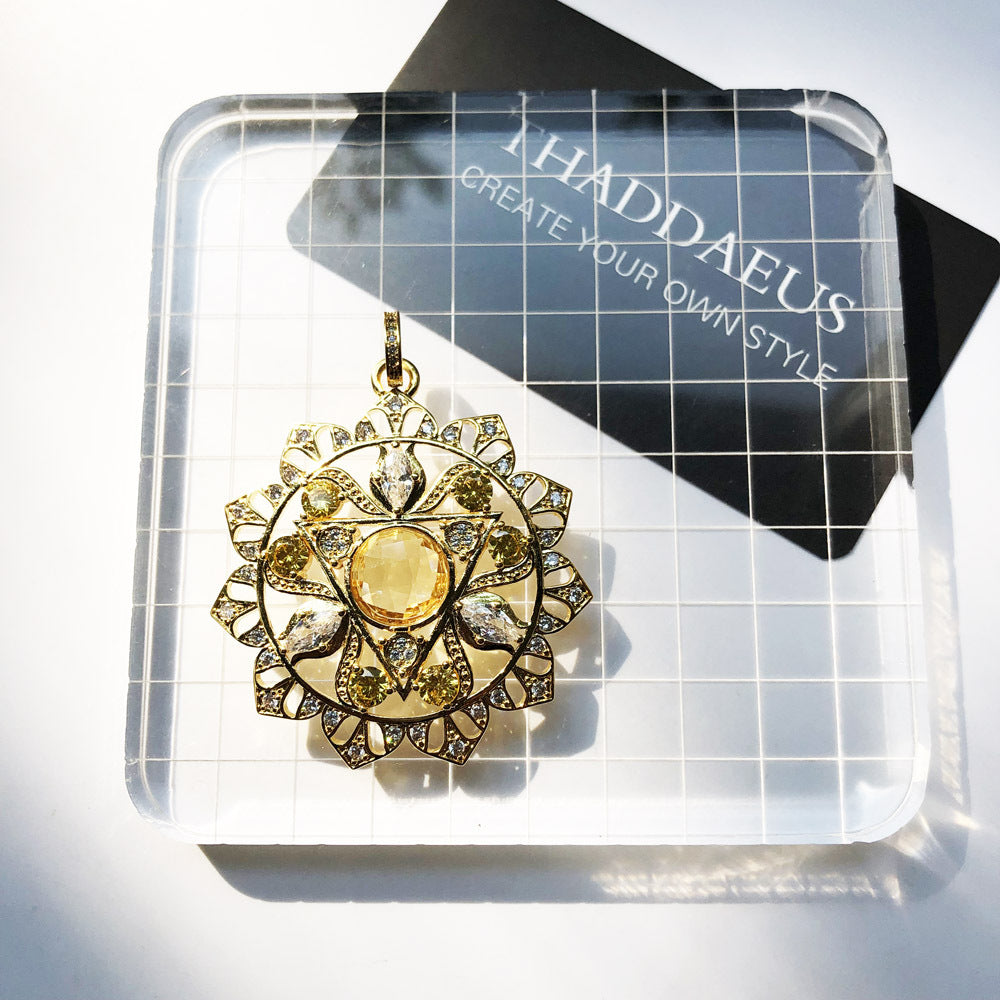 Sun Crystal Pendant Fashion Trend Ladies Necklace