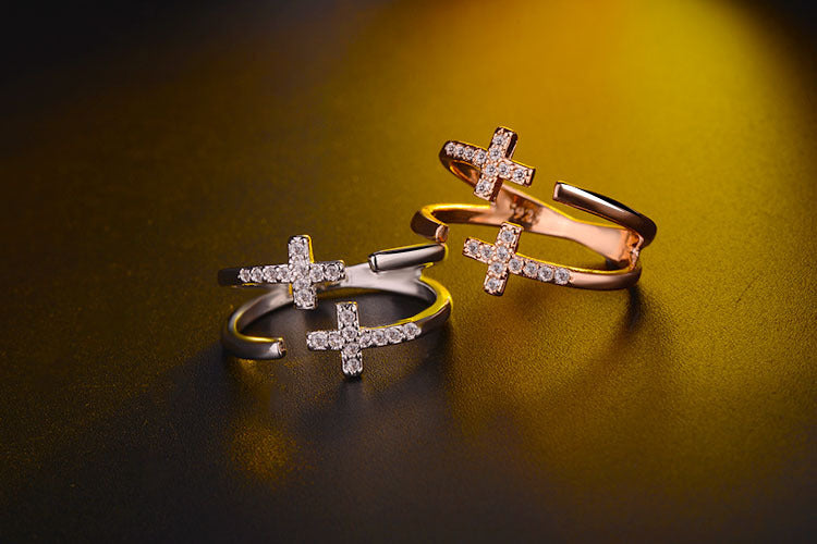 Double cross diamond ring