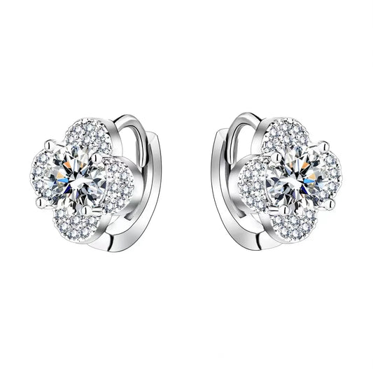 Everly EARRING
925 Sterling Silver 0.5/1 Carat Moissanite Clover Earrings