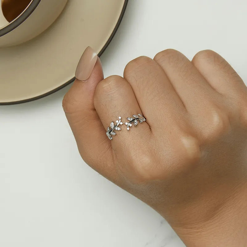 Leaf Open Ring
925 Sterling Silver