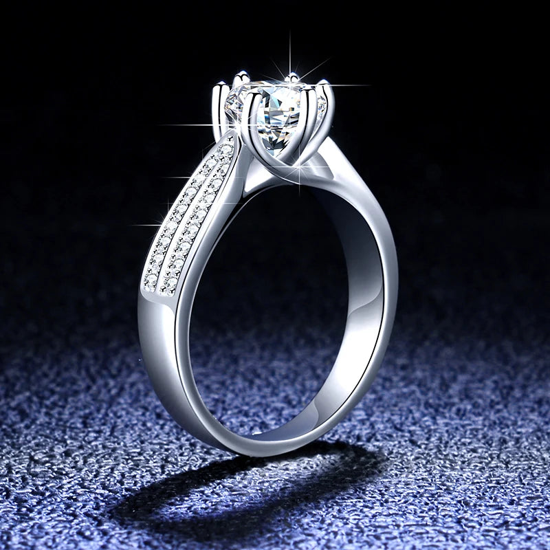 ALICE RING
1ct 2ct 3ct Moissanite PT950 Platinum Ring High Quality