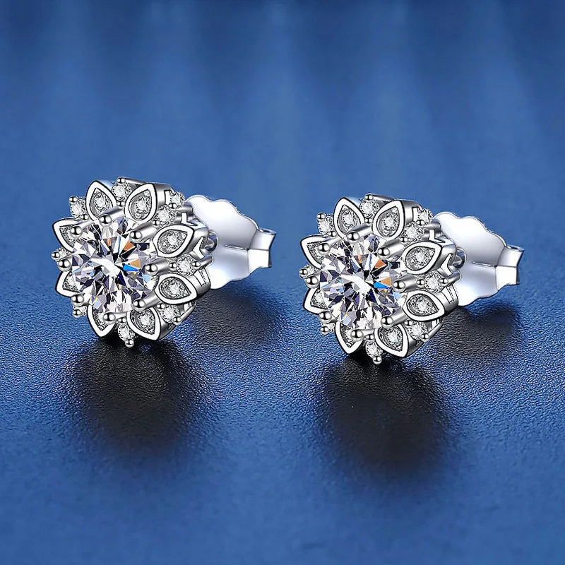 EARRING
925 Sterling Silver 0.5 Carat Moissanite Flower Earrings Cute Casual Fashion Men's Women's Couple Birthday Anniversary Gifts