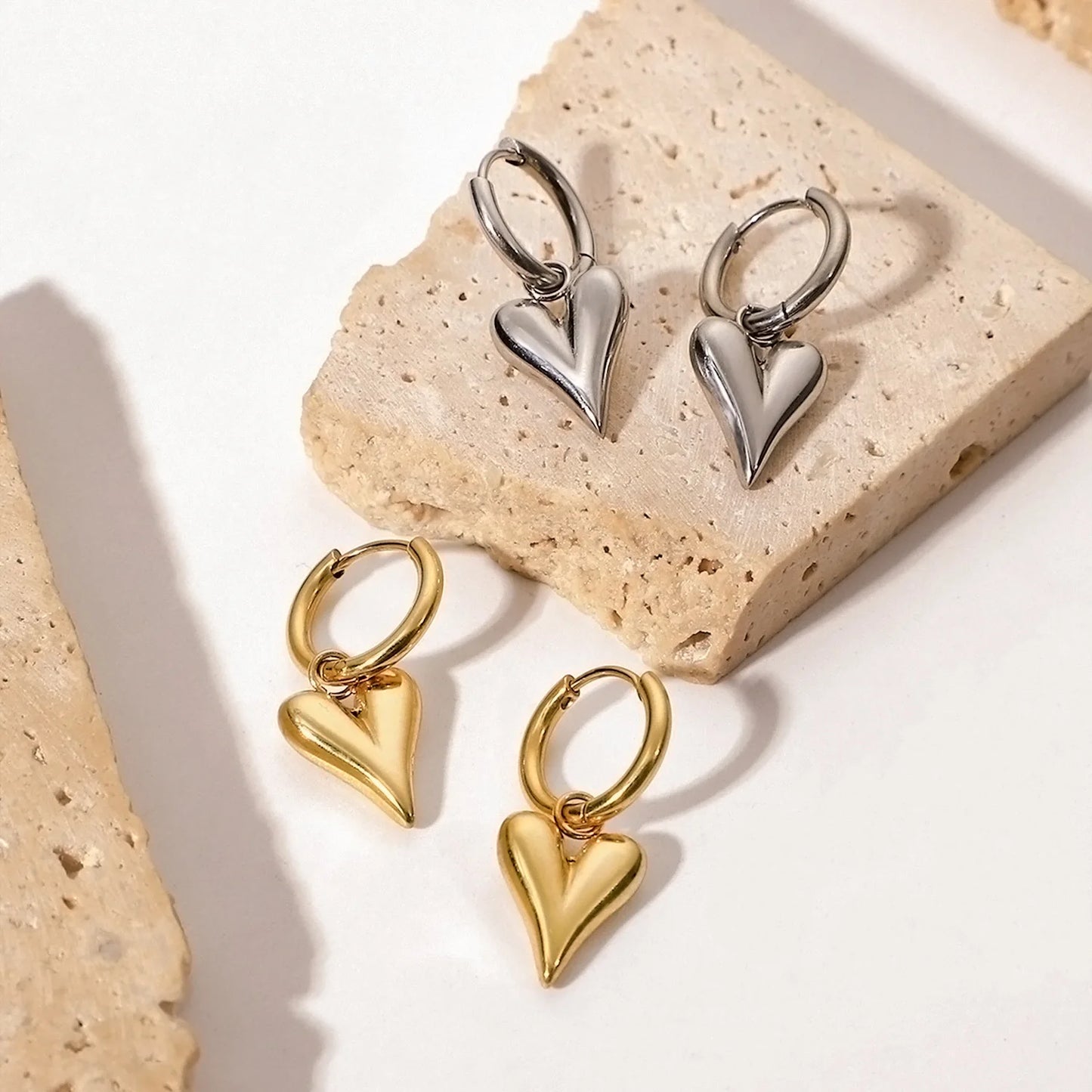 Romeio -Earrings- Heart shape