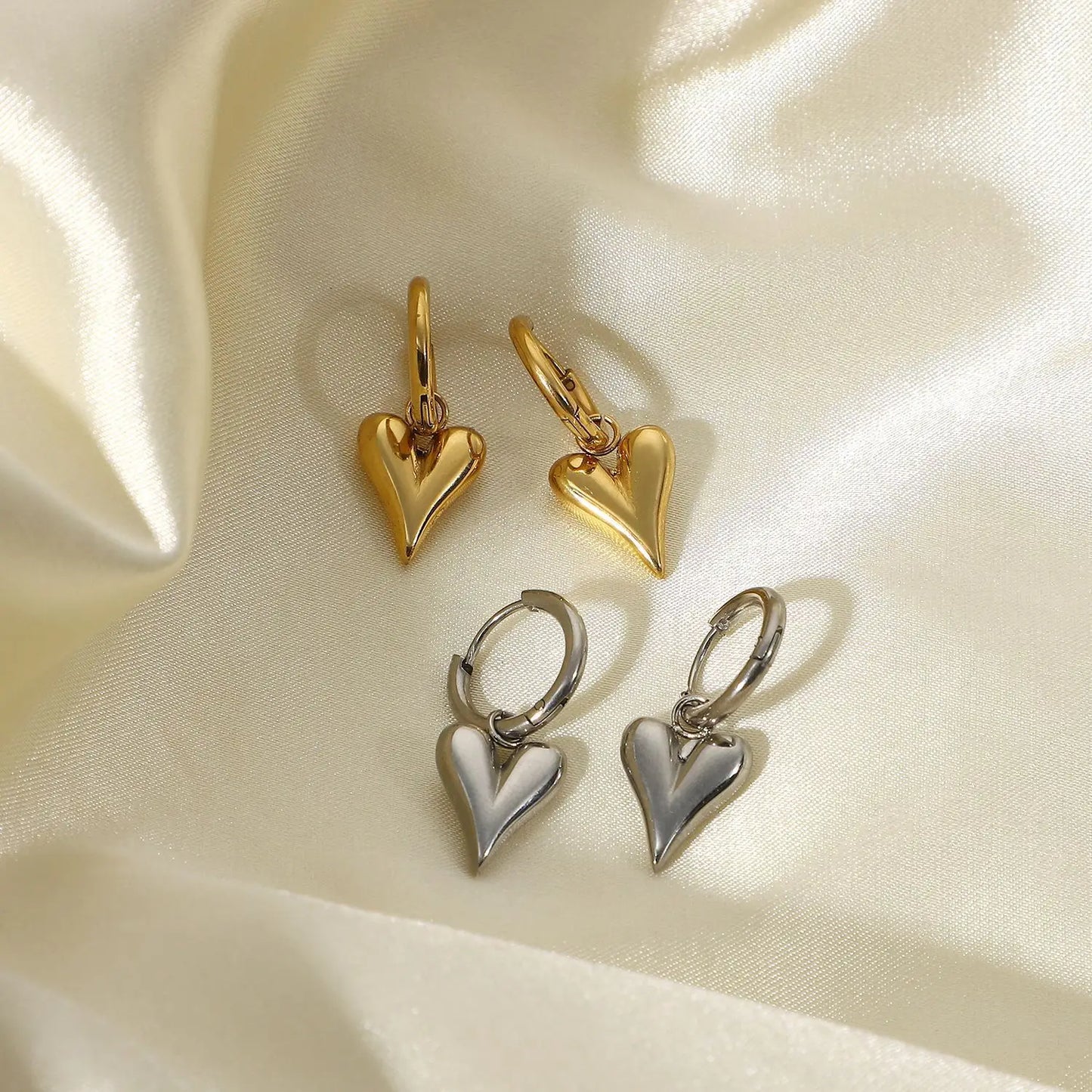 Romeio -Earrings- Heart shape